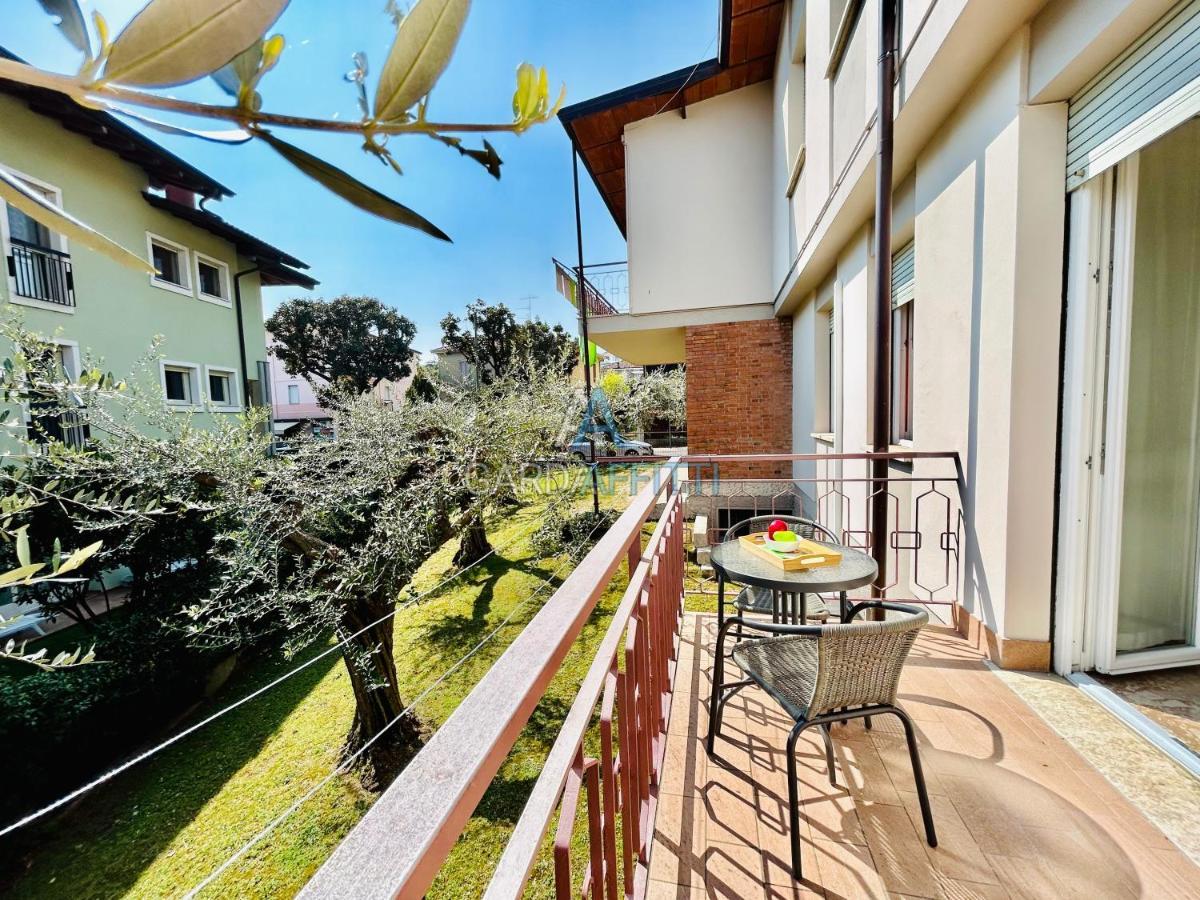 Ares Apartment - Vicino Al Lago Di Garda E Alla Stazione Treno Desenzano del Garda Eksteriør bilde