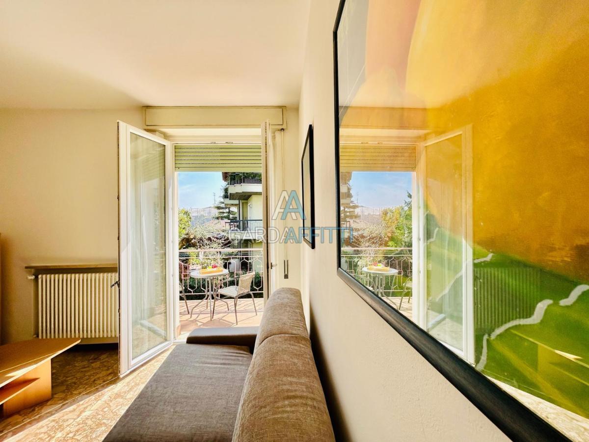 Ares Apartment - Vicino Al Lago Di Garda E Alla Stazione Treno Desenzano del Garda Eksteriør bilde