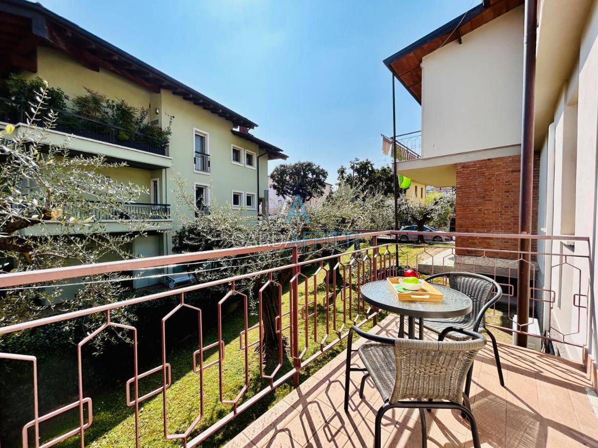 Ares Apartment - Vicino Al Lago Di Garda E Alla Stazione Treno Desenzano del Garda Eksteriør bilde