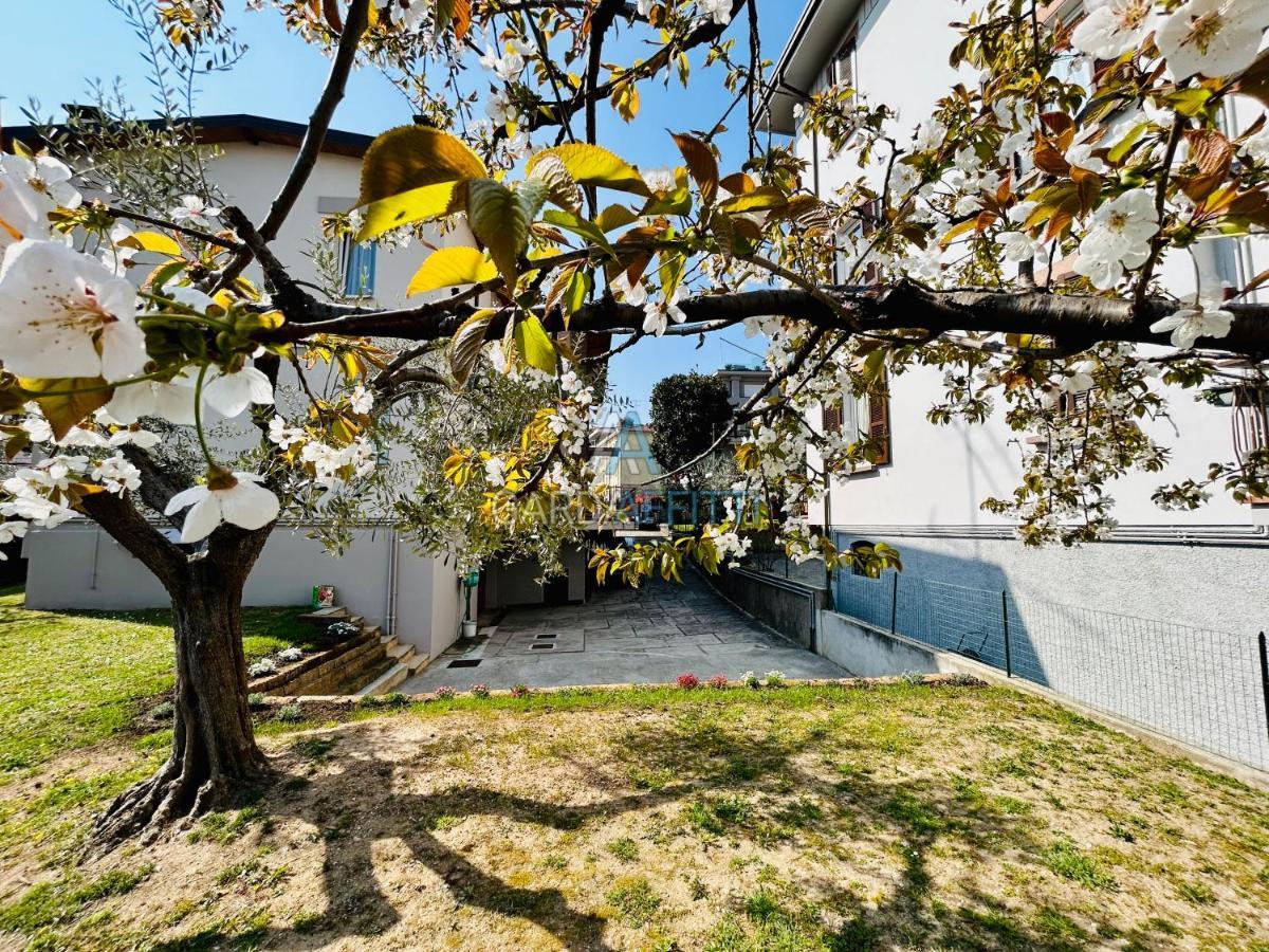 Ares Apartment - Vicino Al Lago Di Garda E Alla Stazione Treno Desenzano del Garda Eksteriør bilde