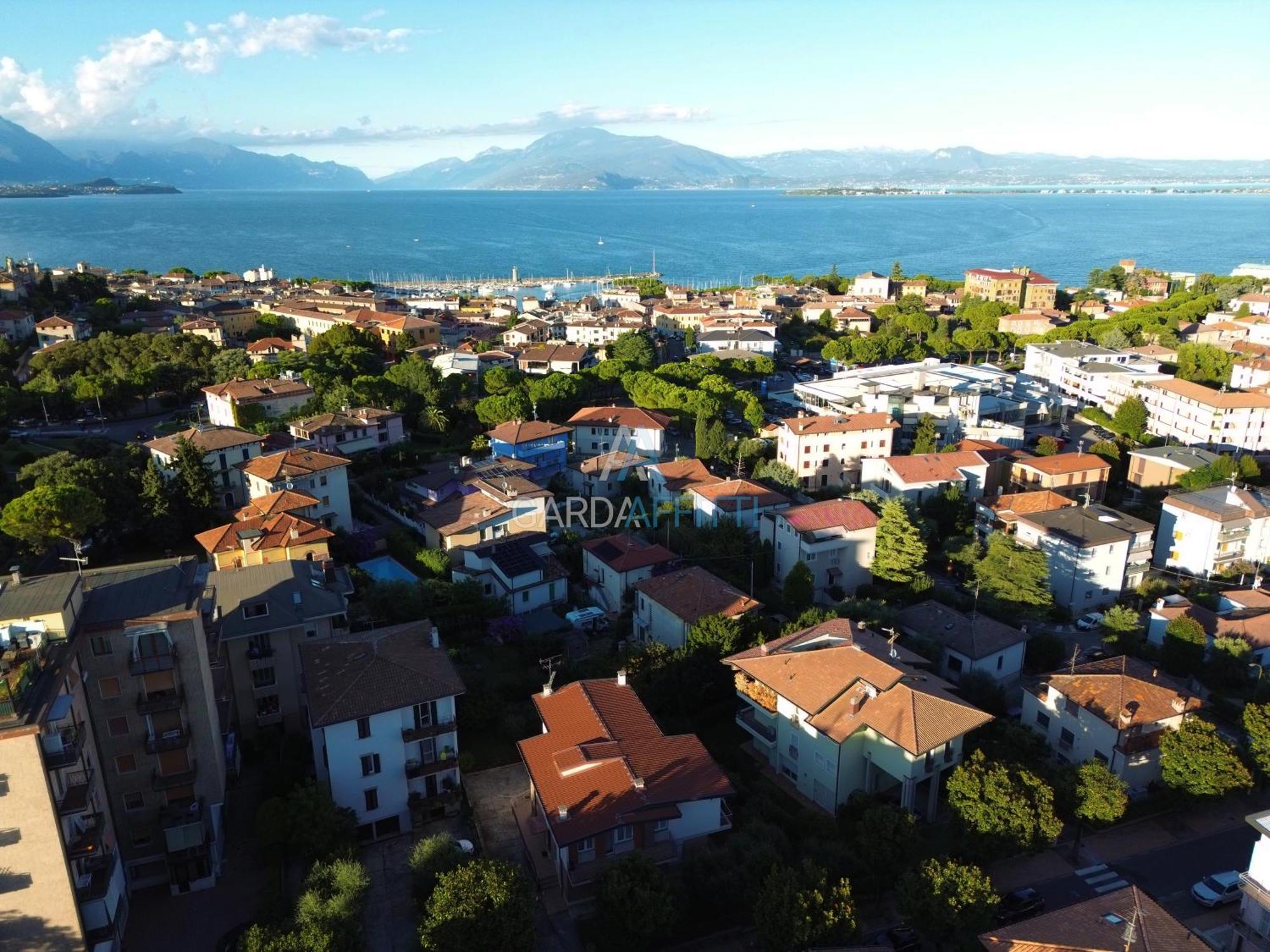 Ares Apartment - Vicino Al Lago Di Garda E Alla Stazione Treno Desenzano del Garda Eksteriør bilde